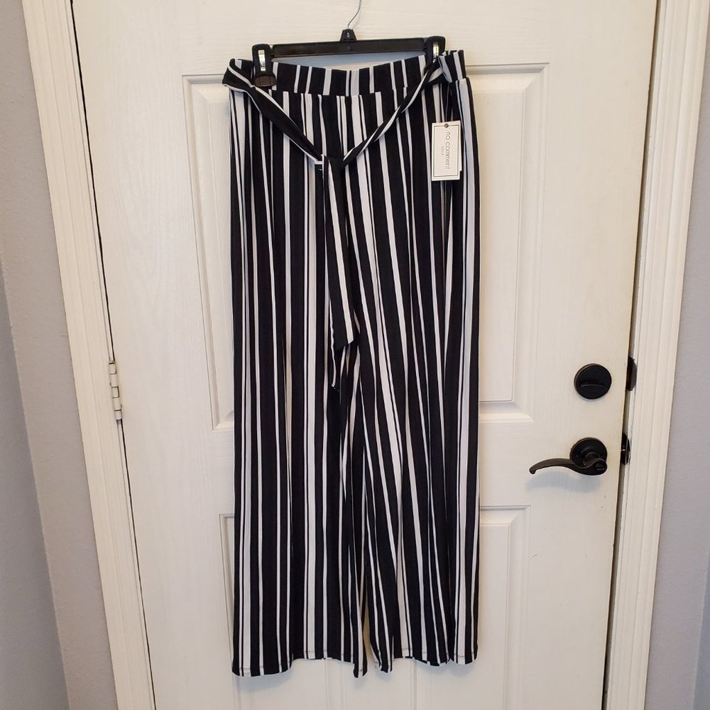 No Comment Black & White Bottoms Size XL